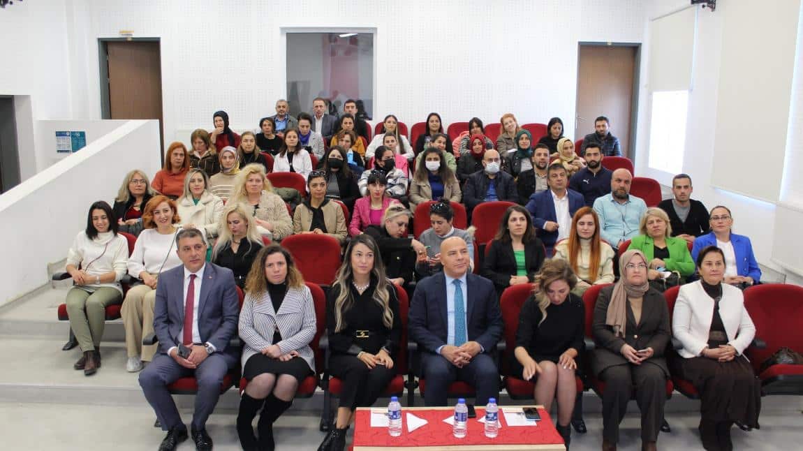 Ankara Vali  Yardımcısı Sayın Dr. Ayhan Özkan'nın Katılımıyla Okul Temelli Mesleki Gelişim - Bağımlılıkla Mücadele Semineri  