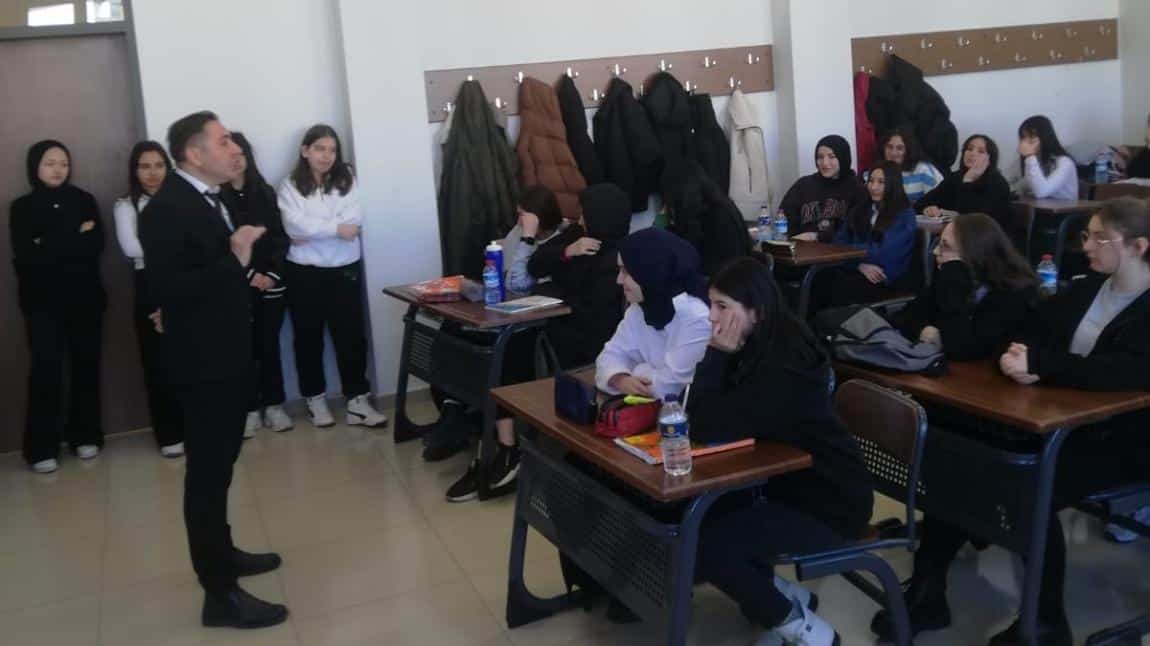İŞKUR Tarafından 12.Sınıf Öğrencilerine Yönelik CV Hazırlama Eğitimi Verildi