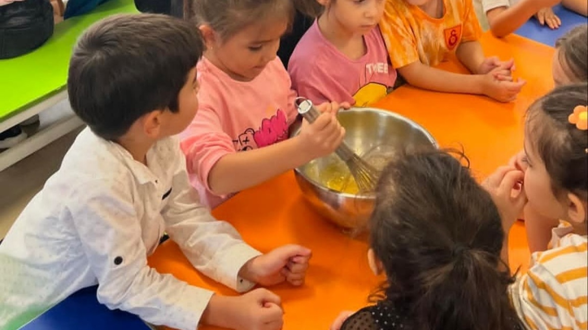 Yiyecek İçecek Hizmetleri Bölümü Öğrencilerimizden Uygulamalı Eğitim